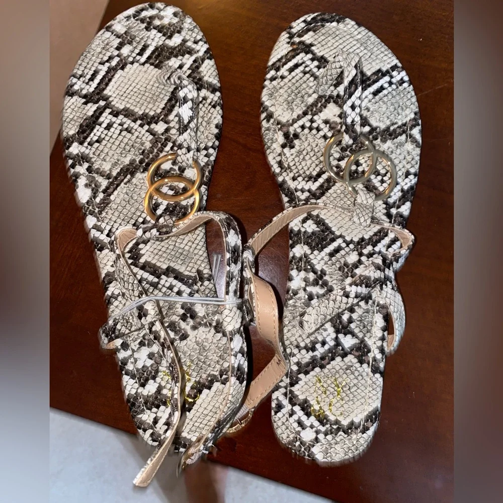 Sandals - Picture 1 of 2